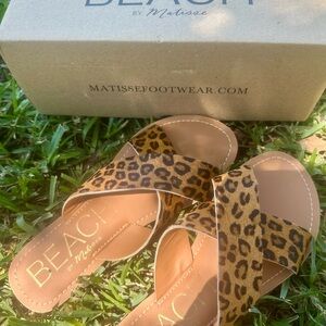 NWOT: Matisse Leopard Print Cowhair Beach Sandals
